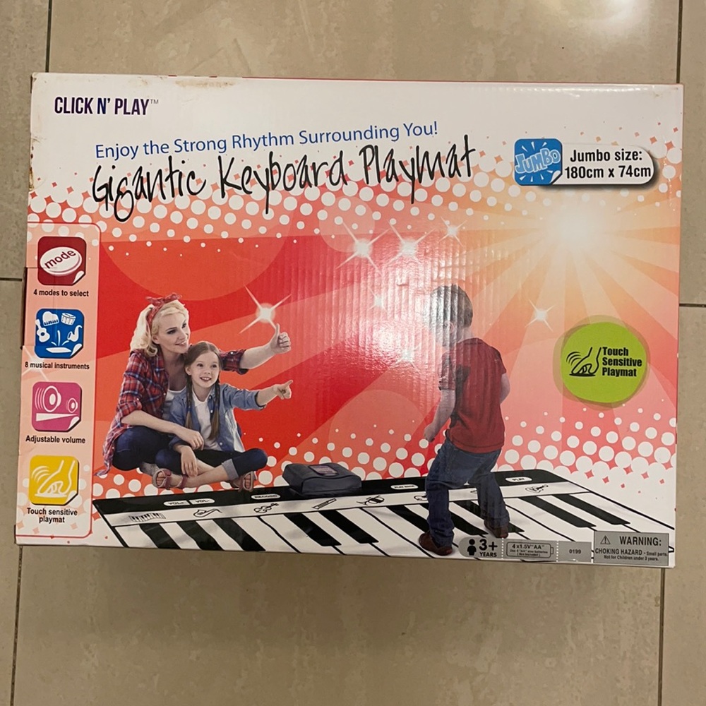 Gigantic keyboard playmat